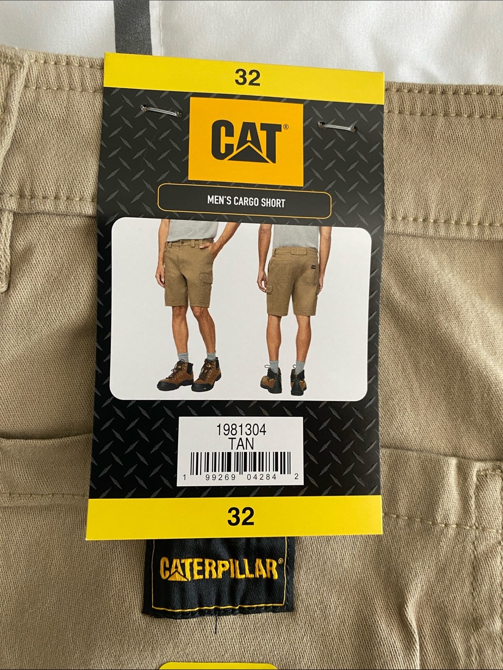 Caterpillar Men’s Tan Cargo Shorts 32